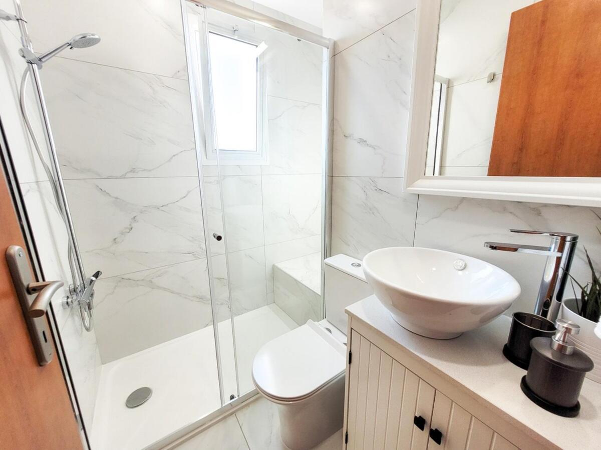 Large Comfortable 2 Bedroom 200mbps Wifi *