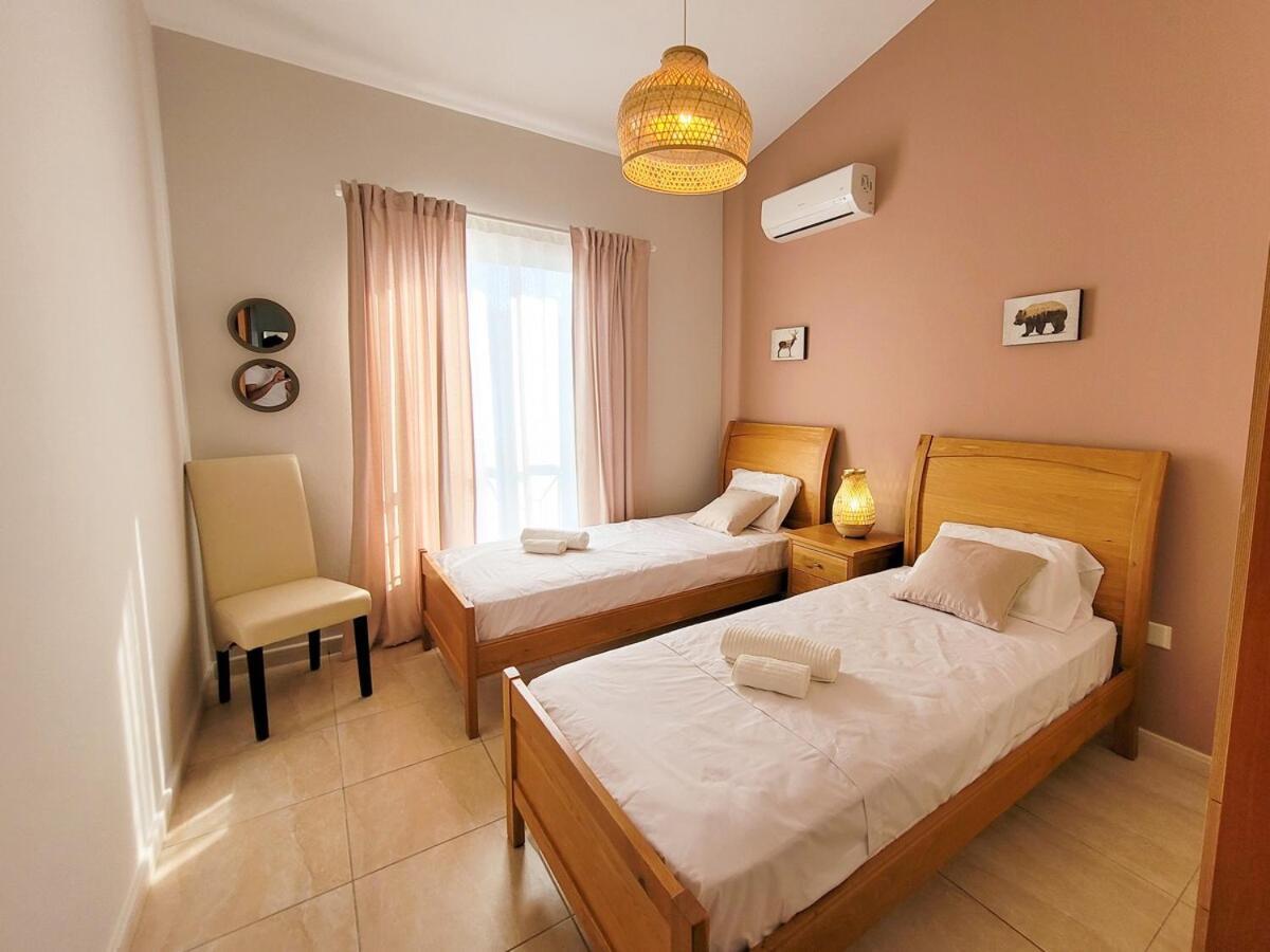 Apartment Large Comfortable 2 Bedroom 200mbps Wifi Paphos
